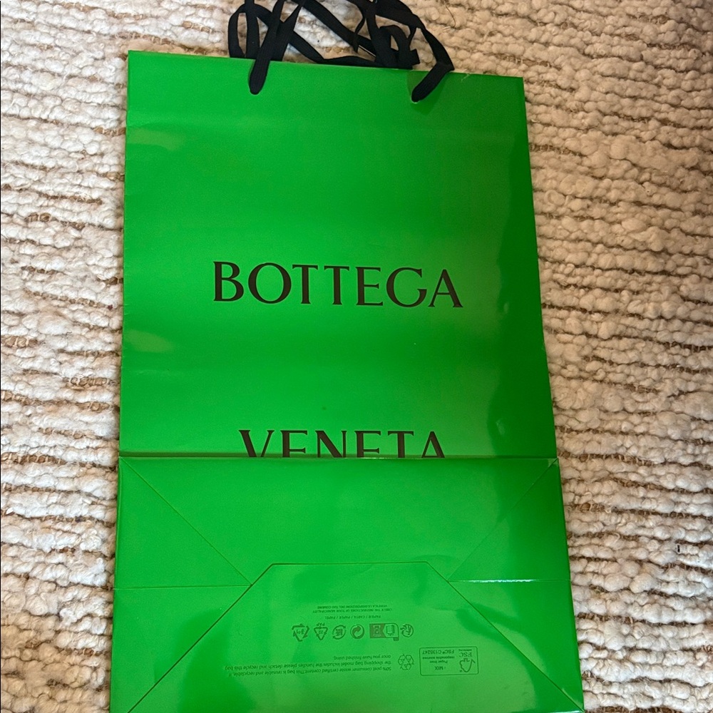 💚 NEW Bottega Veneta Set Green Triangle Bo &Shopping Bag🥳🥳❌❌ - Picture 3 of 5